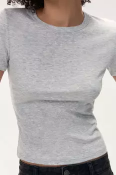 Футболка из фактурного трикотажа