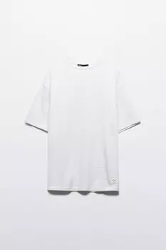 Футболка из фактурной ткани