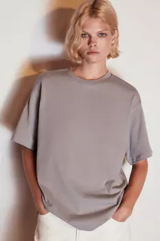 Футболка из плотного хлопкового трикотажа