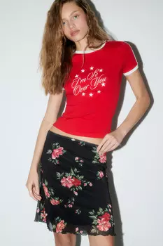 Футболка облегающая с лампасами и надписью