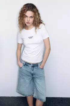 Футболка облегающая с принтом-надписью