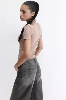 Футболка облегающая с воротником-стойкой