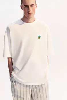 Футболка oversize с маленькой вышивкой
