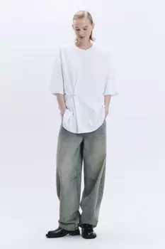 Футболка oversize с металлическим пирсингом