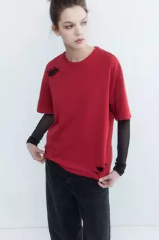 Футболка oversize с металлическими булавками