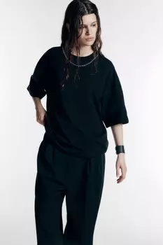 Футболка oversize с металлической цепочкой