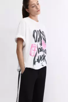 Футболка oversize с принтом и надписями