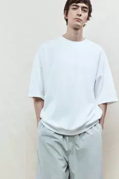 Футболка oversize с резинкой в рубчик