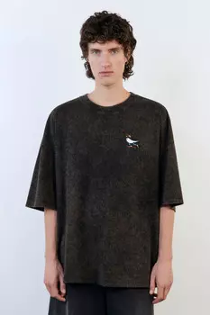 Футболка oversize с вареным эффектом и принтом