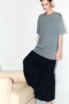 Футболка oversize с вареным эффектом и принтом