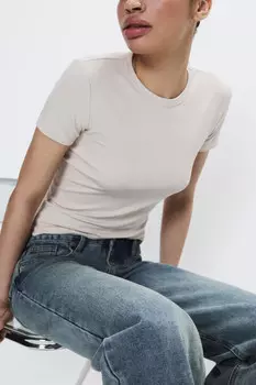 Футболка приталенная из вискозы