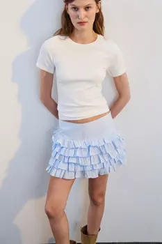 Футболка приталенная с кружевом