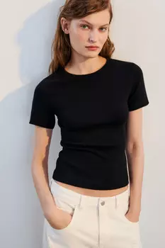 Футболка приталенная с кружевом