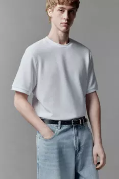 Футболка прямая из фактурного трикотажа