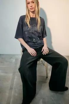 Футболка с вареным эффектом и принтом