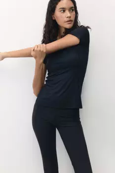 Футболка спортивная из эластичной ткани