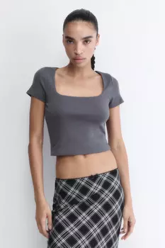 Футболка-топ облегающая с вырезом-каре