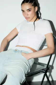 Футболка-топ приталенная с принтом