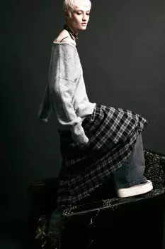 Юбка асимметричная с запахом и открытыми срезами