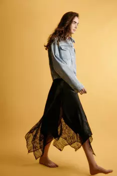 Юбка миди асимметричная с кружевом