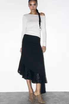 Юбка-трапеция асимметричная с кружевной вставкой