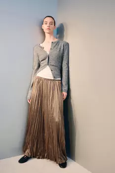 Юбка-трапеция из жатого атласа