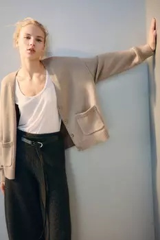 Кардиган на пуговицах с карманами