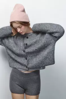 Кардиган на пуговицах с круглым вырезом