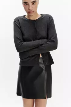 Кардиган на пуговицах с круглым вырезом