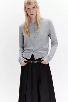 Кардиган на пуговицах с круглым вырезом