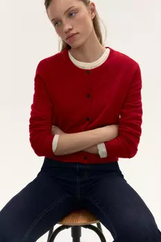 Кардиган на пуговицах с круглым вырезом