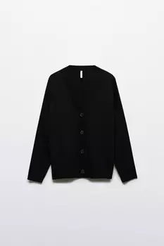 Кардиган на пуговицах с V-вырезом