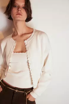 Кардиган на пуговицах укороченный