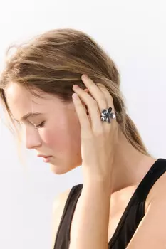 Кольцо серебристое с цветком