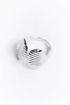 Кольцо серебристое в виде ракушек