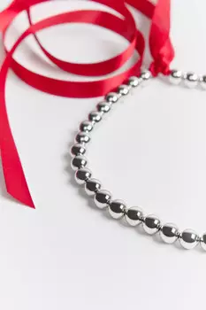 Колье-чокер из металлических бусин