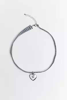 Колье-чокер текстильное с подвеской-сердцем