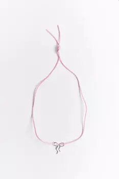 Колье-шнурок с серебристым бантиком