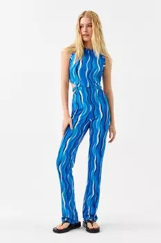 Комбинезон облегающий с вырезом на спине