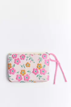 Косметичка с вышитыми цветами