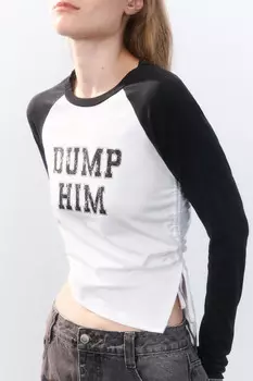 Кроп-лонгслив с принтом и драпировкой