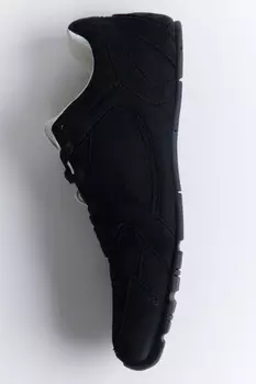 Кроссовки низкие с контрастной отделкой