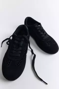 Кроссовки с вставкой из сетки