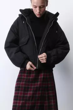 Куртка-бомбер короткая утепленная с капюшоном