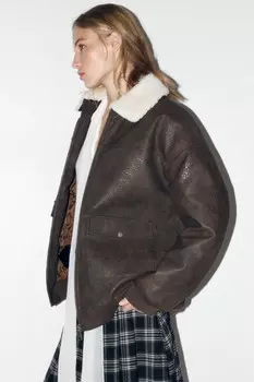 Куртка-бомбер с вареным эффектом и опушкой