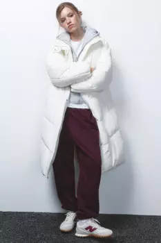 Куртка длинная стеганая с трикотажным капюшоном