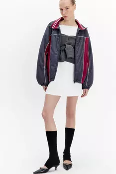 Куртка-олимпийка утепленная с геометрическим принтом