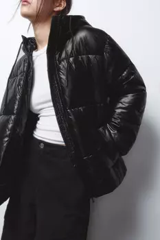 Куртка с капюшоном стеганая из блестящей ткани