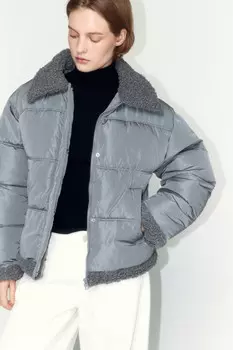 Куртка стеганая с опушкой из искусственного меха