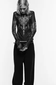 Лонгслив из полупрозрачной сетки с тату-принтом